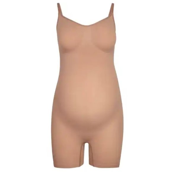 SKIMS | Sculpting Bodysuit Mid Thigh - Picture 1 of 4